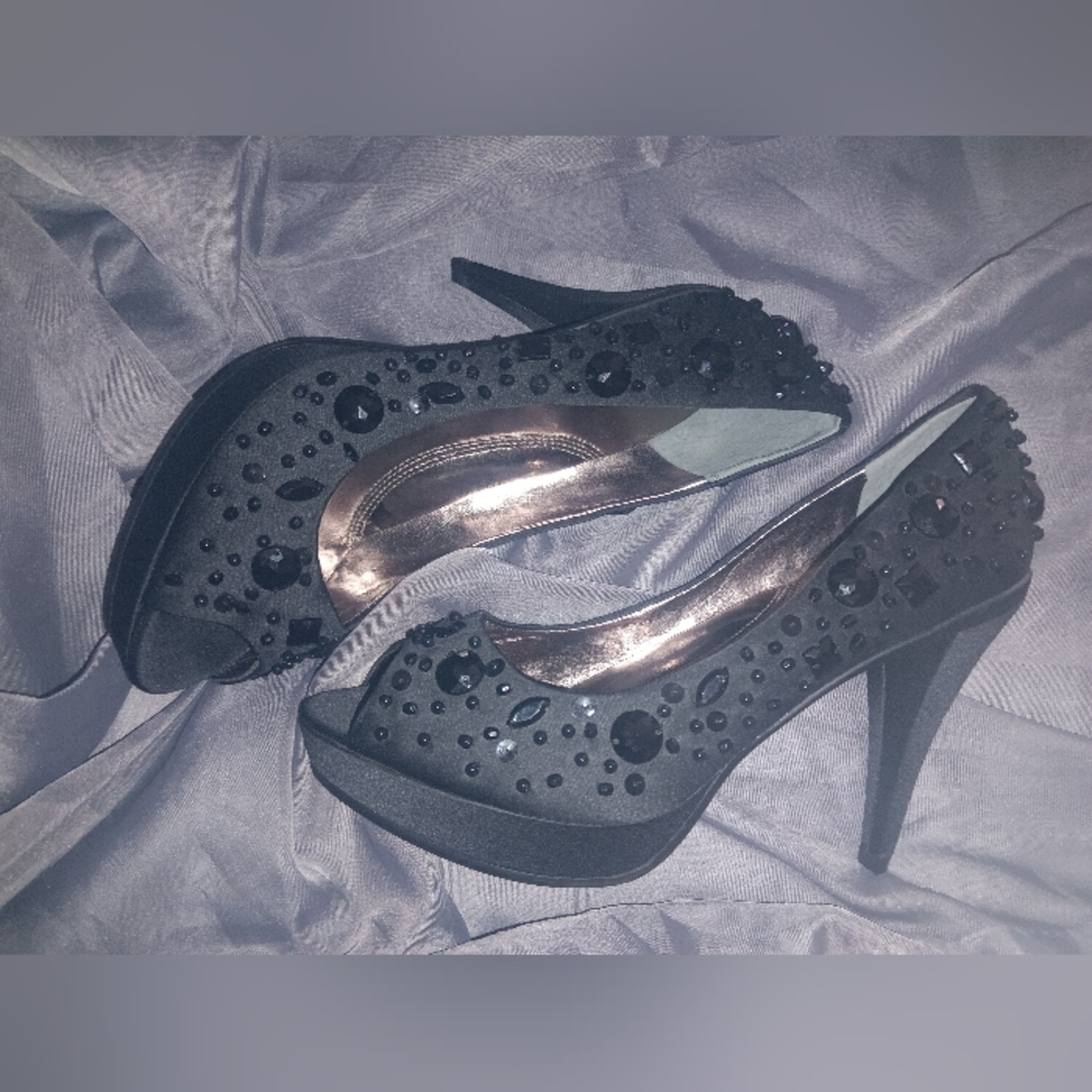 Kenneth Cole Reaction Black Studded Peep-Toe Heels